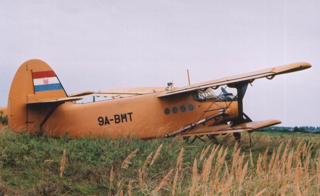Antonov An-2, 9A-BHT, ex Privredna Avijacija Osijek, Osijek-Čepin kraj 90-tih...