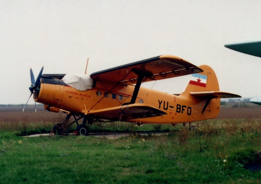 Antonov An-2R Privredna Avijacija Osijek YU-BFO Osijek_Cepin (LDOC) 1990