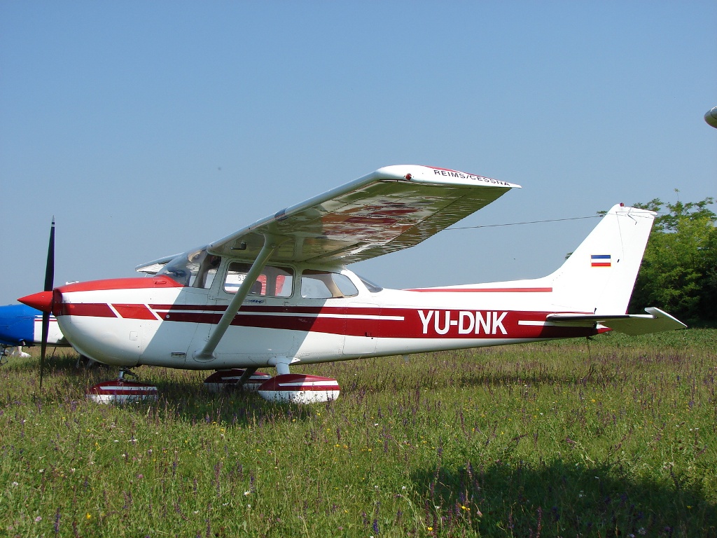 Cessna 172N Untitled YU-DNK Novi Sad-Cenej (LYNS) 2007
