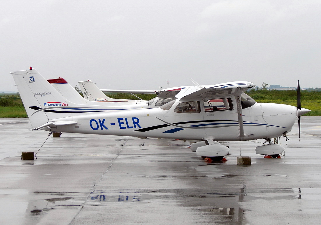 Cessna 172S Skyhawk SP Elmontex Air OK-ELR Osijek_Klisa (LDOS) May_14_2012.