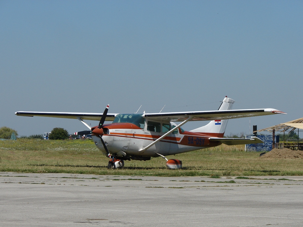 Cessna 206, 9A-DSV, Osijek-Čepin 2007.