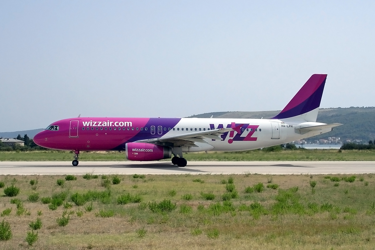 A320-232 Wizz Air HA-LPH Split_Resnik (SPU/LDSP) August_19_2006