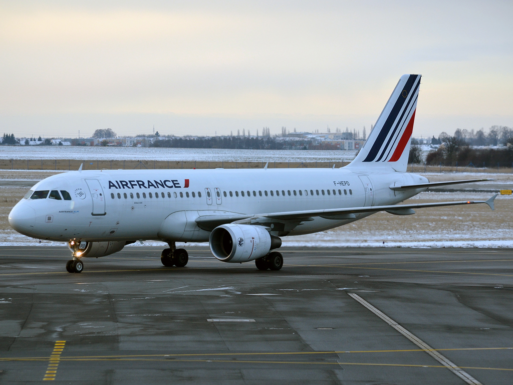 A320-214 Air France F-HEPD Prague_Ruzyne (PRG/LKPR) January_12_2013