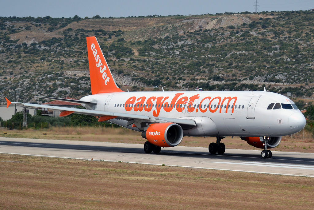 A320-214 EasyJet Airline G-EZTC Split_Resnik (SPU/LDSP) August_10_2013