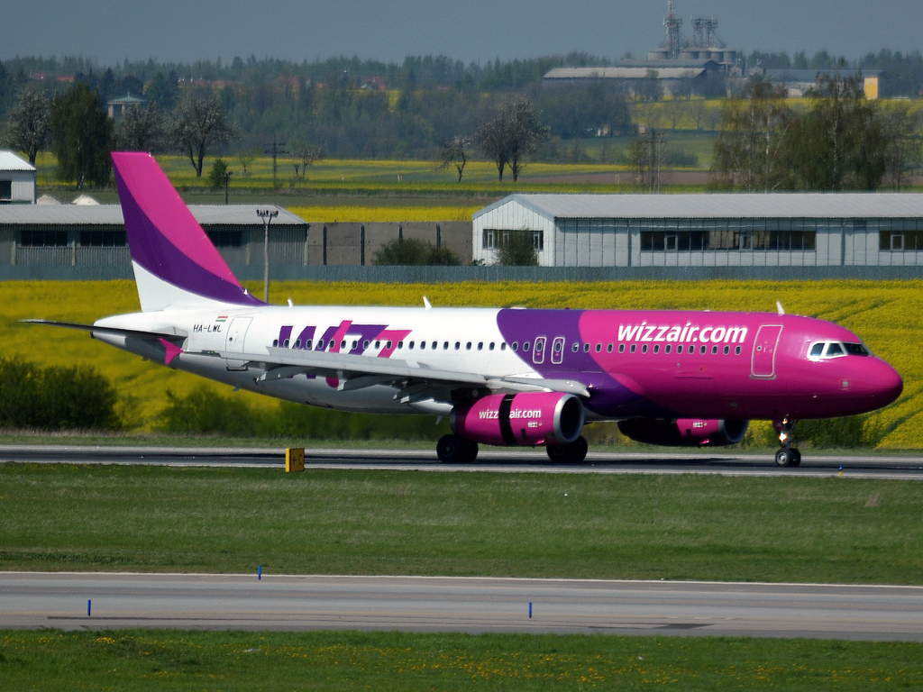 A320-232 Wizz Air HA-LWL Prague_Ruzyne (PRG/LKPR) April_28_2012