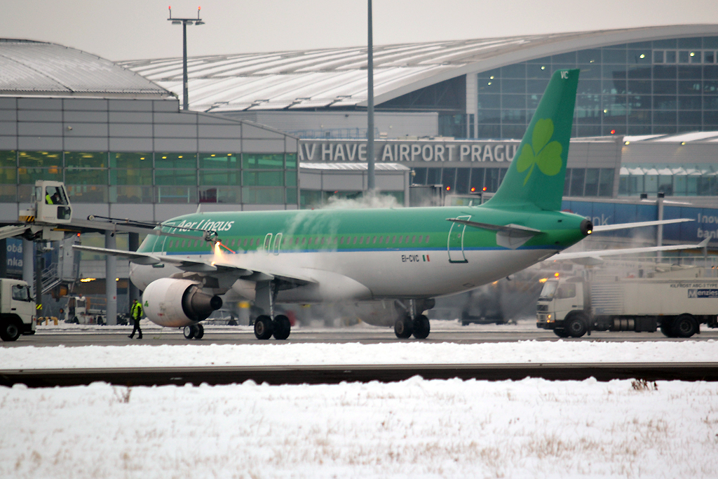 A320-214 Aer Lingus EI-CVC Prague_Ruzyne (PRG/LKPR) January_20_2013