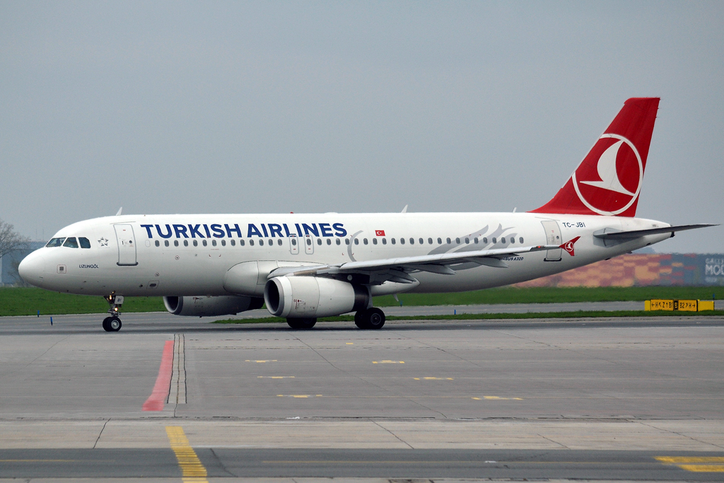 A320-232 Turkish Airlines TC-JBI Prague_Ruzyne (PRG/LKPR) April_28_2013
