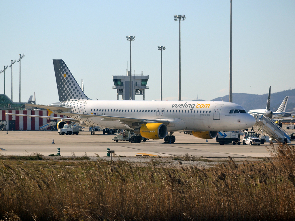 A320-214 Vueling Airlines EC-JFG Barcelona (BCN/LEBL) February_07_2012