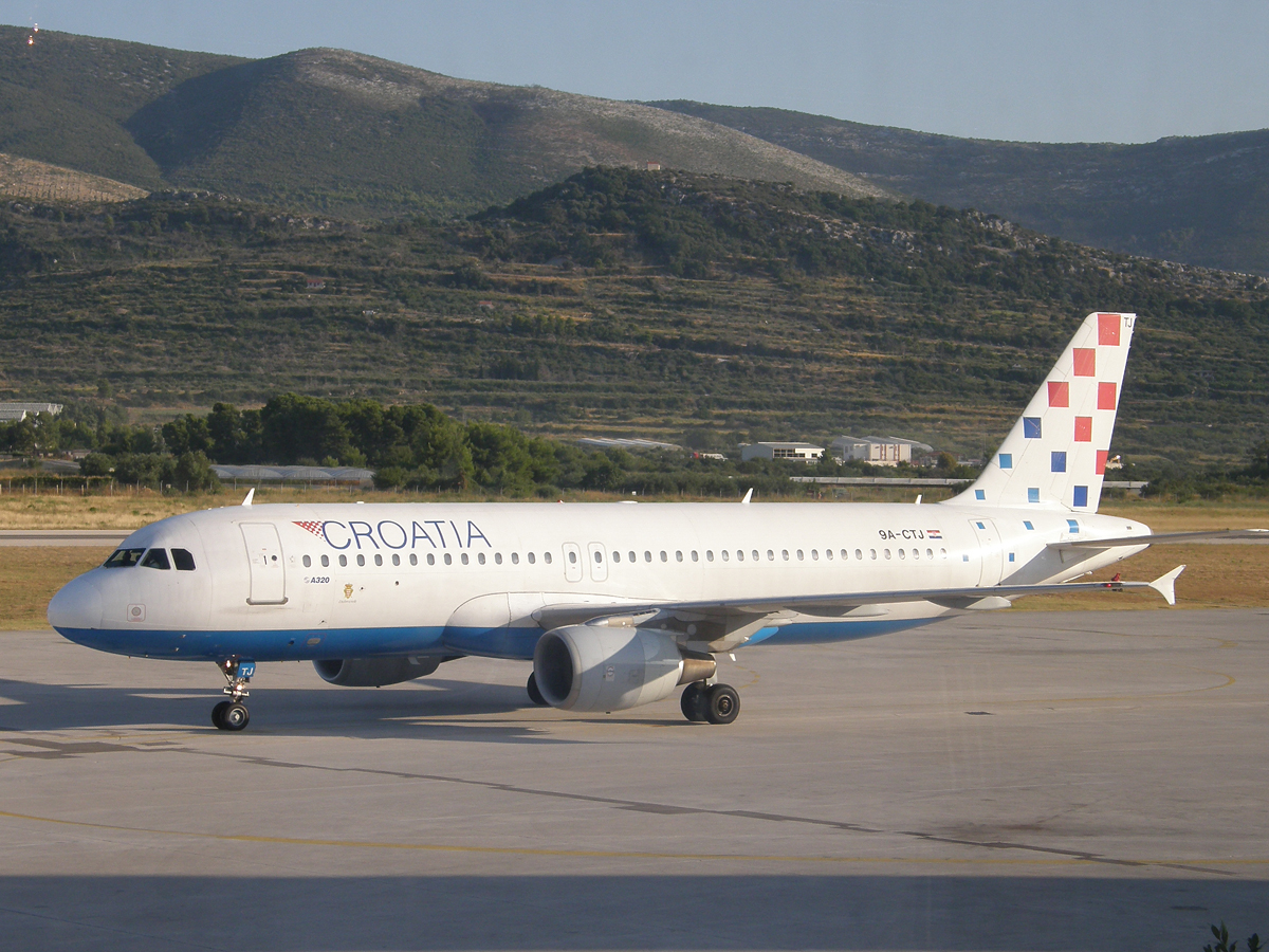 A320-214 Croatia Airlines 9A-CTJ Split_Resnik (SPU/LDSP) August_18_2009
