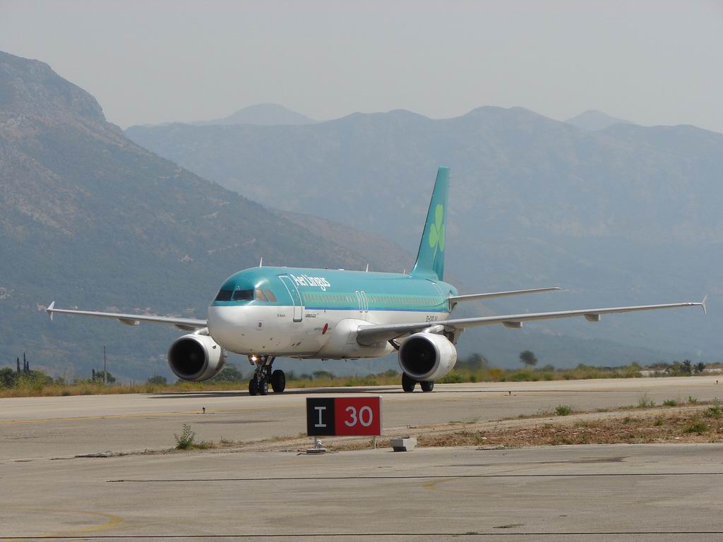 A320-214 Aer Lingus EI-CVD Dubrovnik_Cilipi September_7_2008