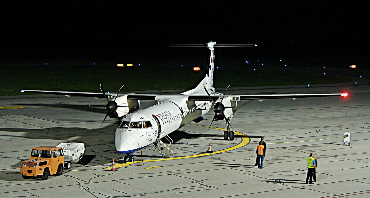 DHC-8-402Q Dash 8 Croatia Airlines 9A-CQA Osijek_Klisa (LDOS) August_24_2014