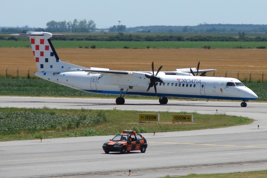 DHC-8-402Q Dash 8 Croatia Airlines 9A-CQE Osijek-Klisa (OSI/LDOS) July_17_2012.