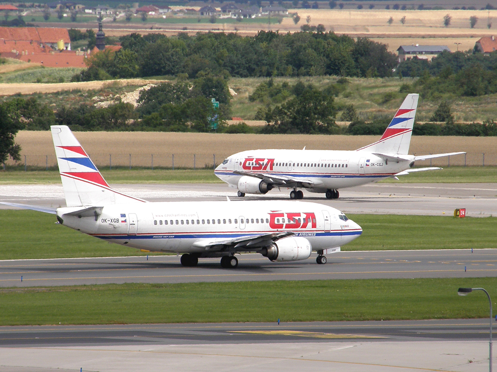 B737-55S ČSA - Czech Airlines OK-XGB Prague_Ruzyne July_25_2009