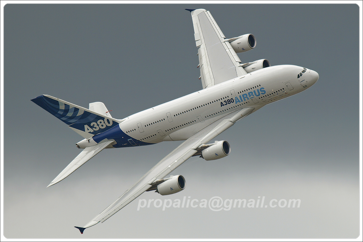 A380-861 Airbus Industrie F-WWEA Paris_Le_Bourget June_23_2007