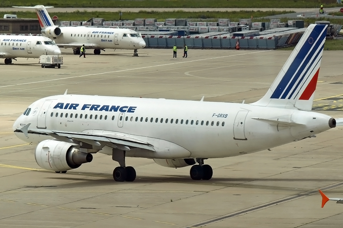 A319-111 Air France F-GRXB Paris_Orly_Sud June_25_2007