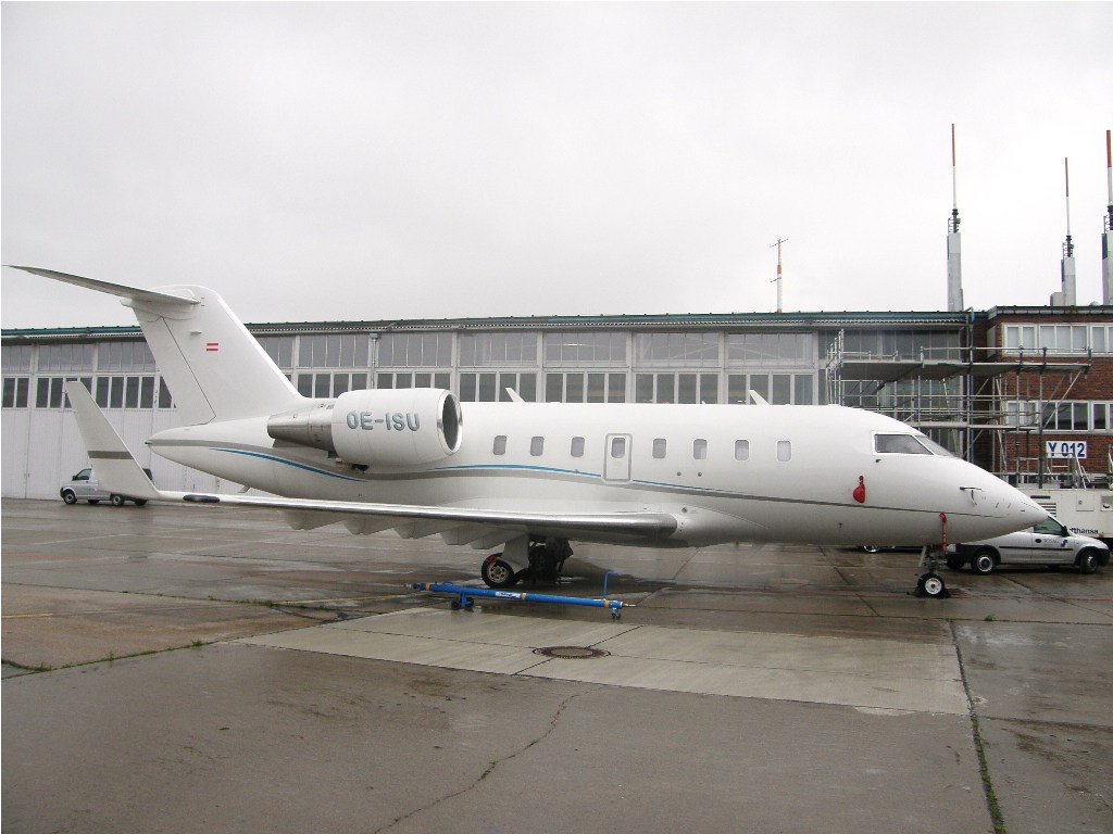 Canadair CL-600-2B16 Challenger 605 International Jet Management OE-ISU Berlin_Schonefeld (SXF/EDDB) June_12_2010