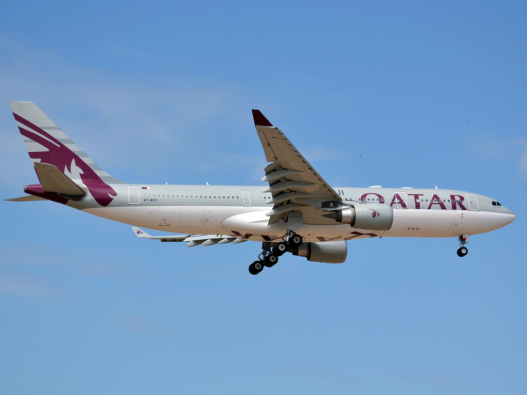 A330-203 Qatar Airways A7-ACC Frankfurt_Main (FRA/EDDF) May_27_2012