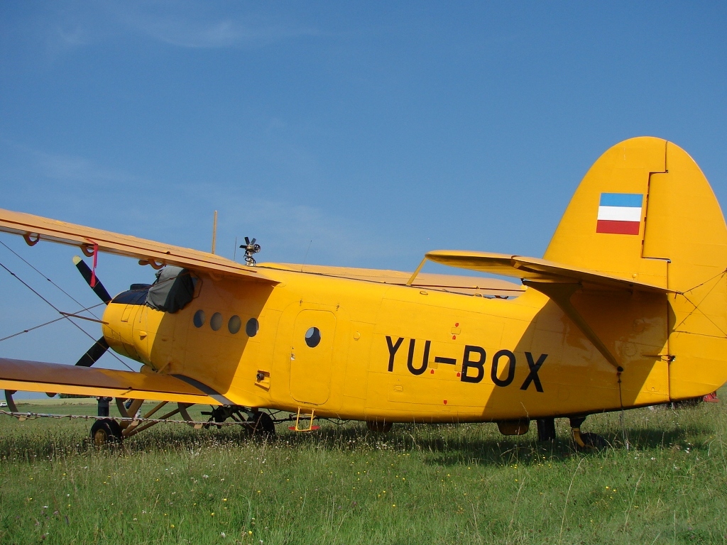 Antonov AN-2R Ciklonizacija YU-BOX Novi_Sad_Cenej (LYNS) June_3_2007