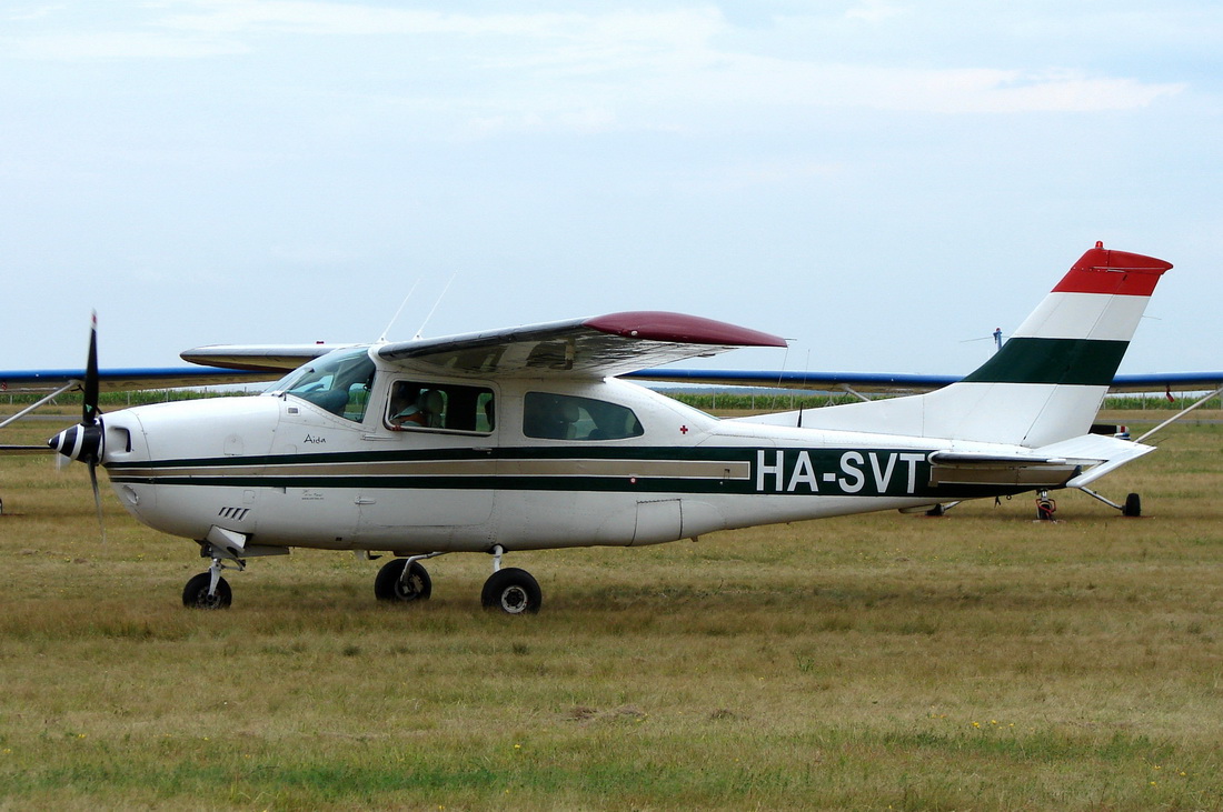 Cessna 210N Centurion II Private HA-SVT Pecs-Pogany (PEV/LHPP) July_23_2011.