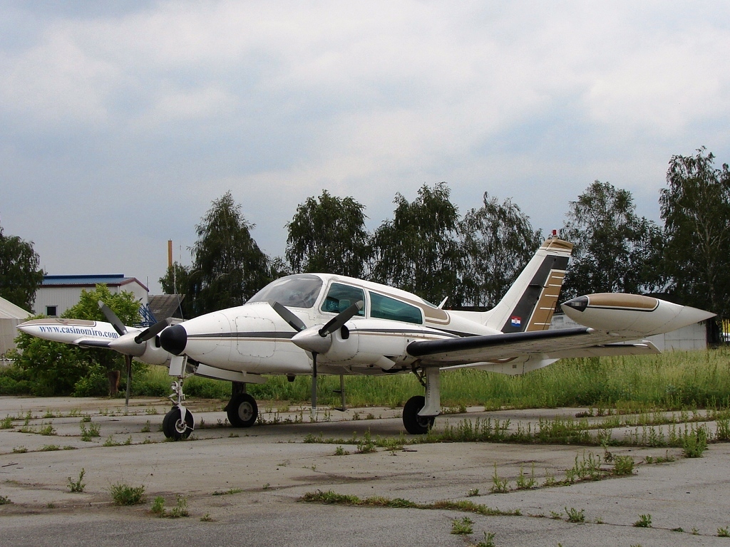 Cessna 310Q, 9A-DDM, Osijek-Čepin 2007.