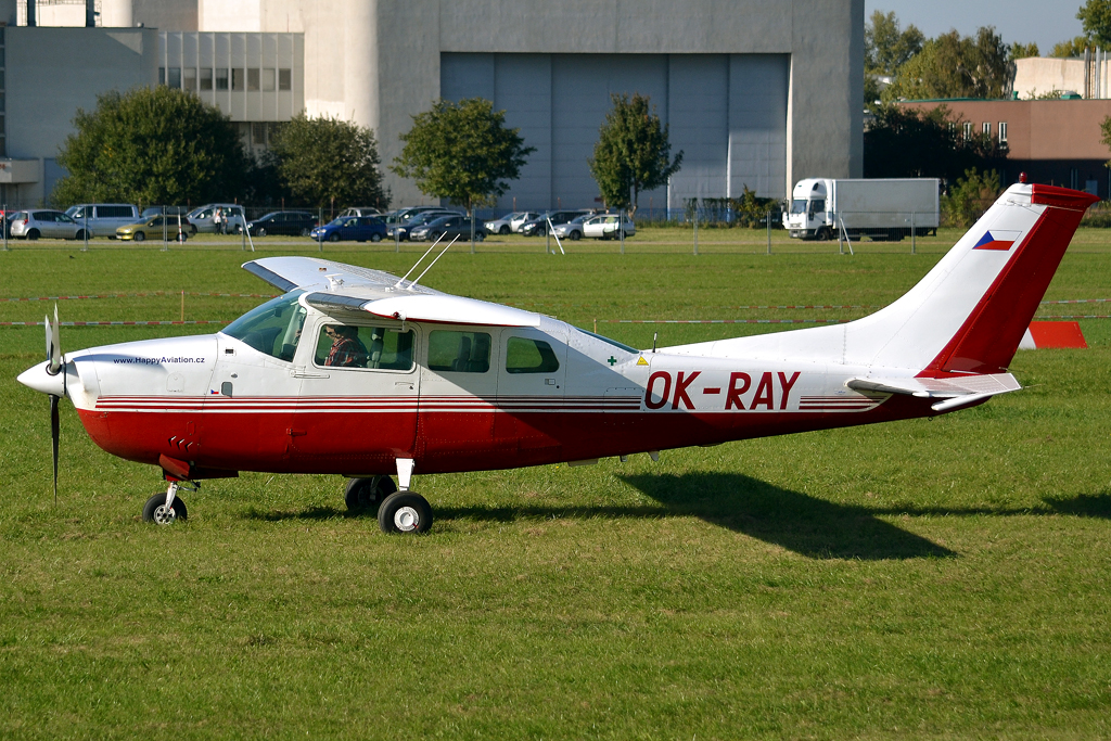 Cessna T210J Turbo Centurion Fun Air OK-RAY Prague_Letnany (LKLT) October_2_2011
