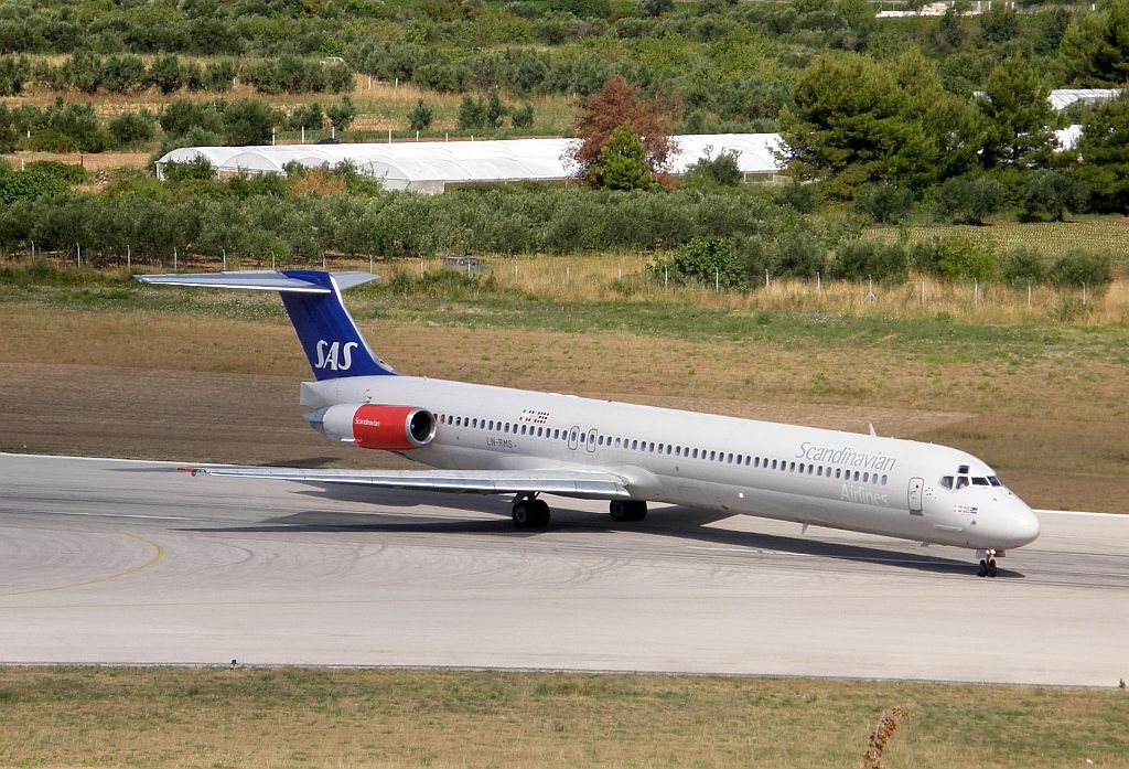 MD-82 (DC-9-82) Scandinavian Airlines - SAS LN-RMS Split_Resnik August_7_2010