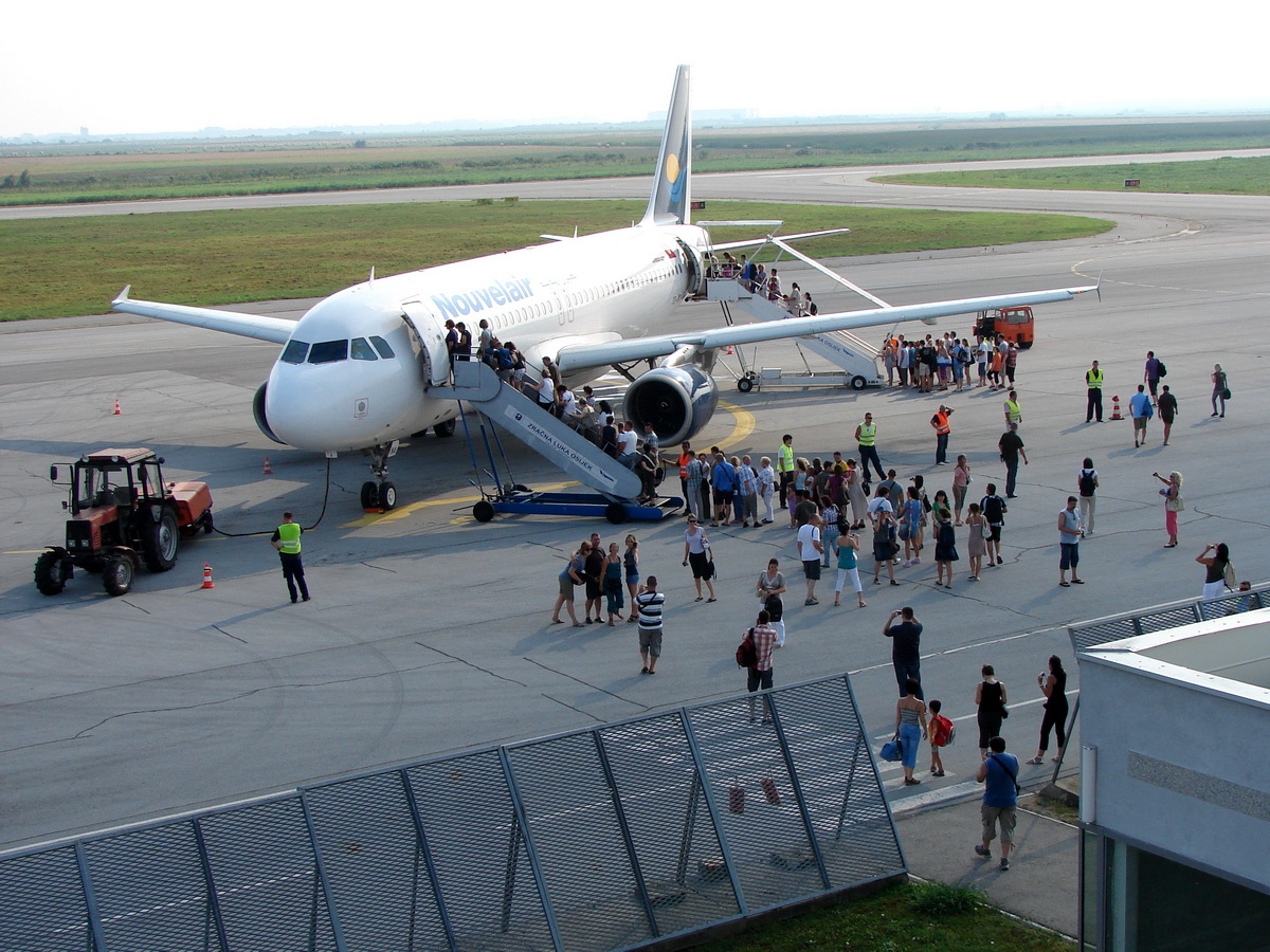 A320-214 Nouvelair Tunisie TS-INA Osijek-Klisa (OSI/LDOS) July_20_2010