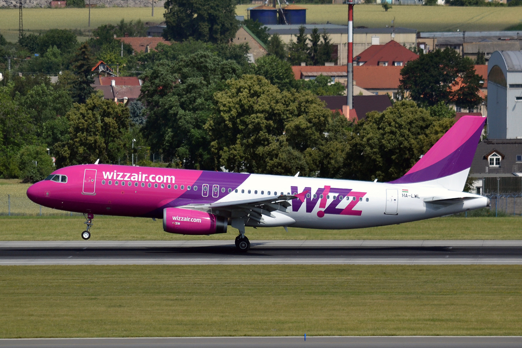 A320-232 Wizz Air HA-LWL Prague_Ruzyne (PRG/LKPR) July_09_2011