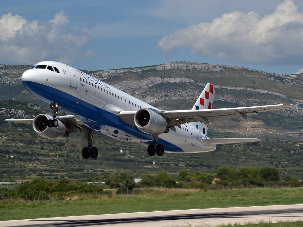 A320-212 Croatia Airlines 9A-CTF Split_Resnik (SPU/LDSP) August_6_2011
