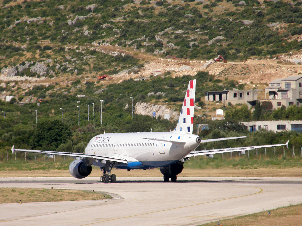 A320-212 Croatia Airlines 9A-CTF Split_Resnik (SPU/LDSP) August_7_2010