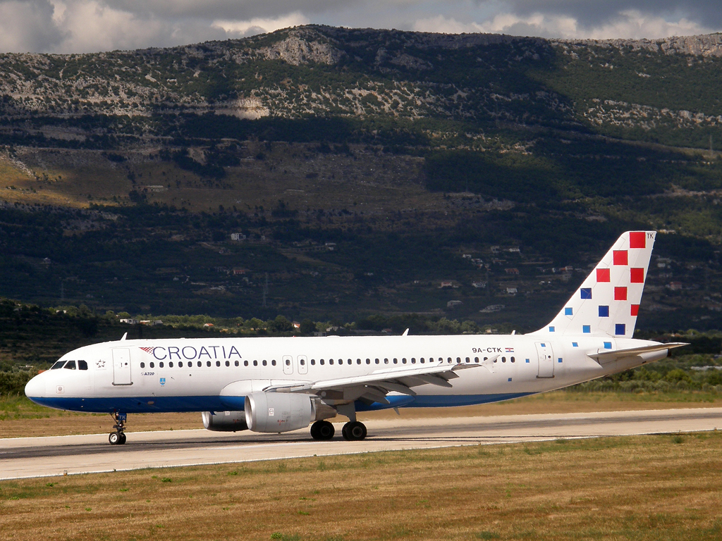 A320-214 Croatia Airlines 9A-CTK Split_Resnik (SPU/LDSP) August_7_2010