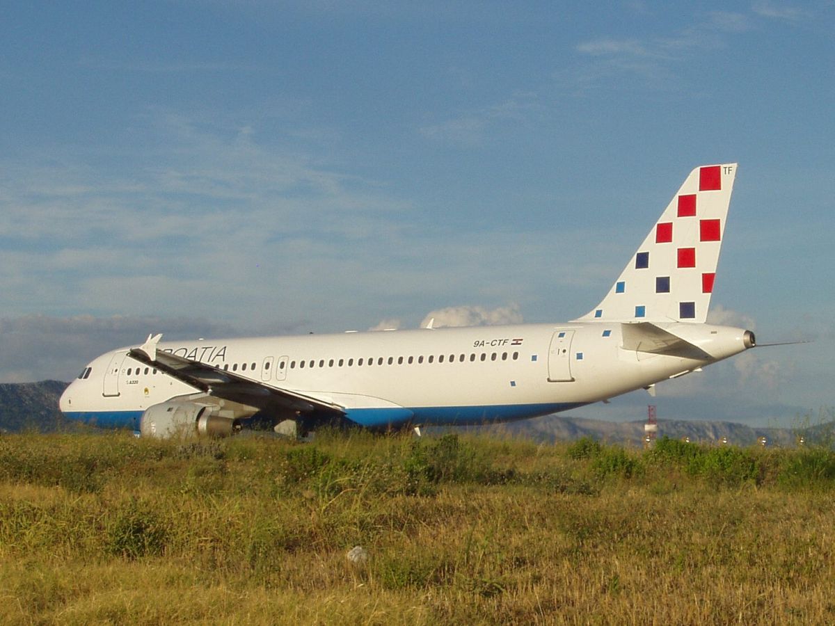 A320-212 Croatia Airlines 9A-CTF Split_Resnik (SPU/LDSP) August_9_2008