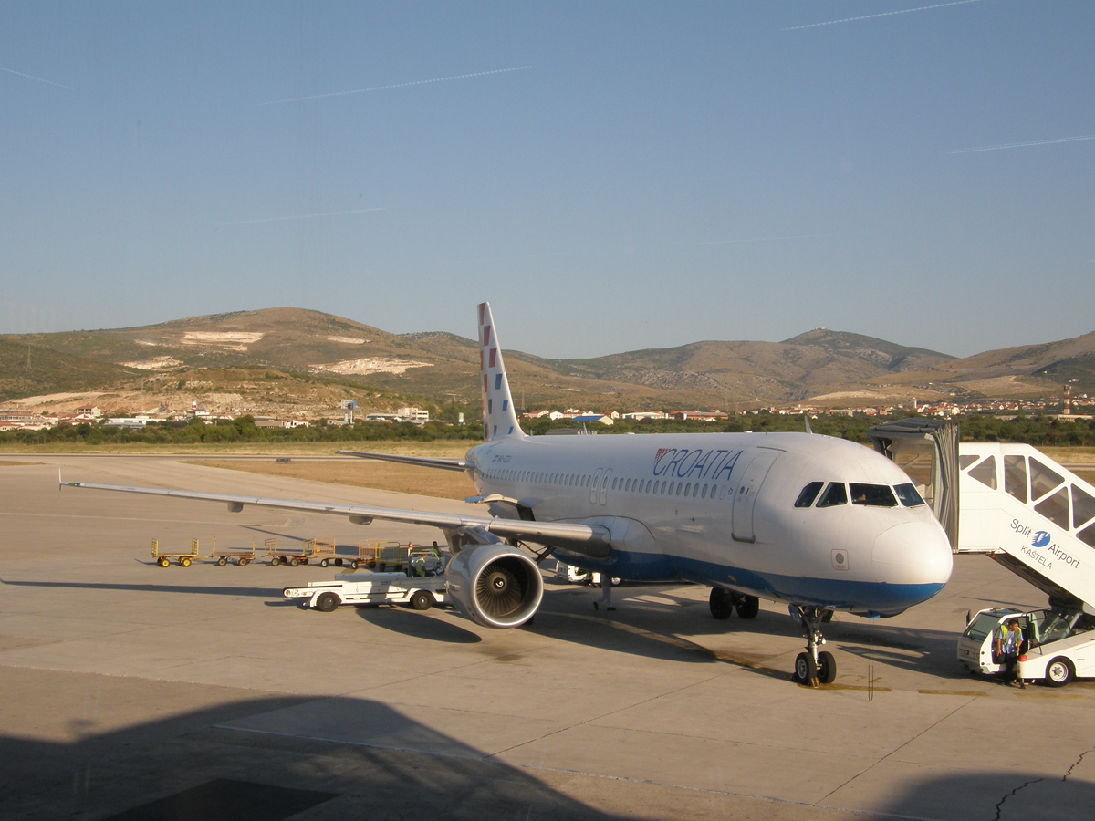 A320-214 Croatia Airlines 9A-CTJ Split_Resnik (SPU/LDSP) August_18_2009