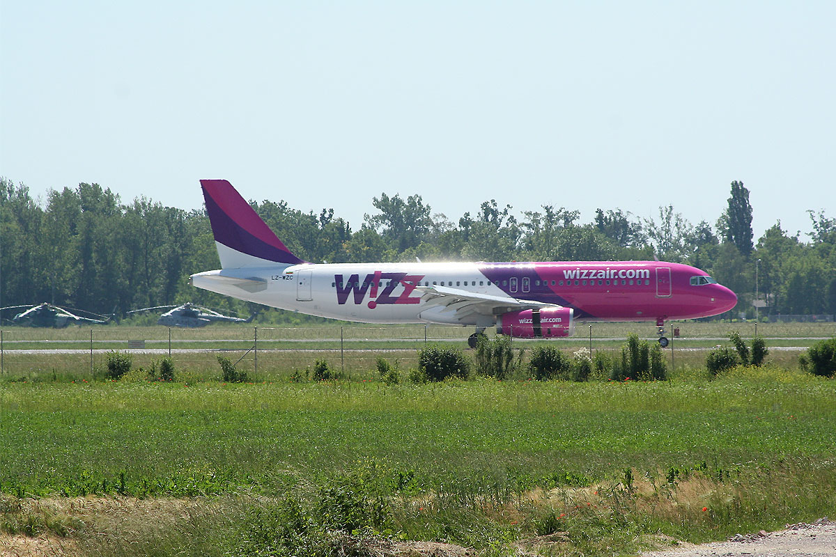 A320-232 Wizz Air LZ-WZC Zagreb Pleso June_9_2010