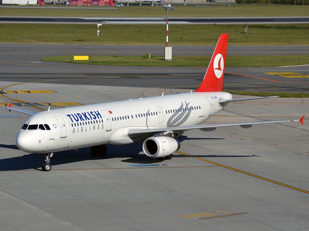 A321-231 Turkish Airlines TC-JRJ Prague_Ruzyne (PRG/LKPR) October_2_2011