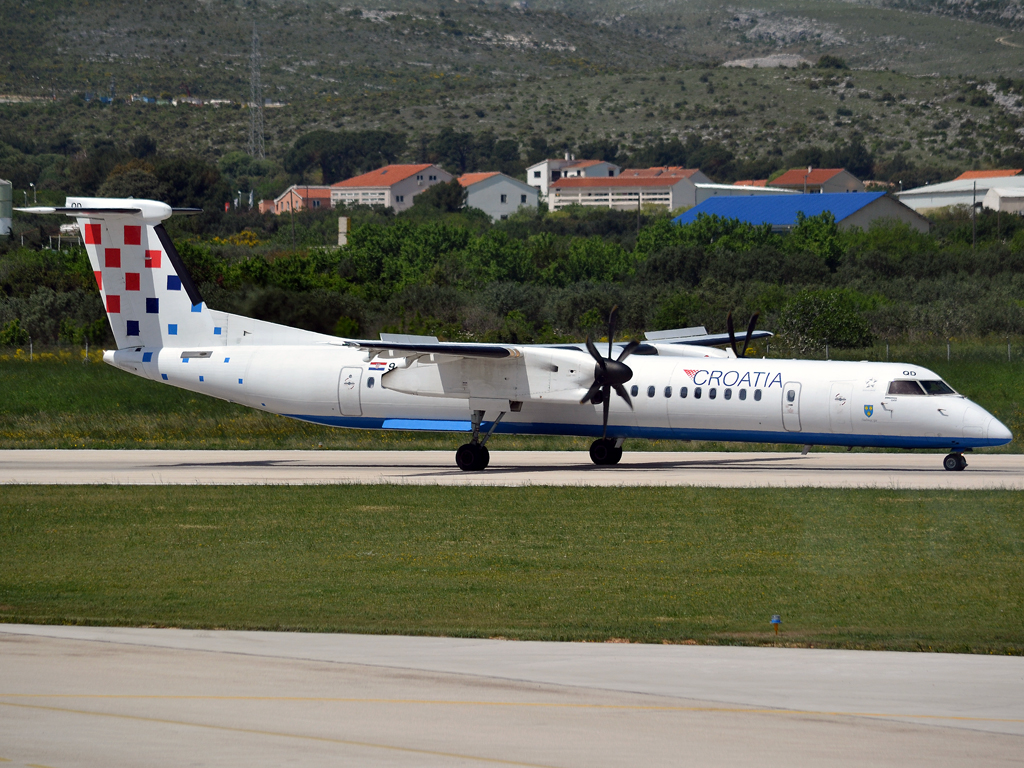 DHC-8-402Q Dash 8 Croatia Airlines 9A-CQD Split_Resnik (SPU/LDSP) May_03_2012