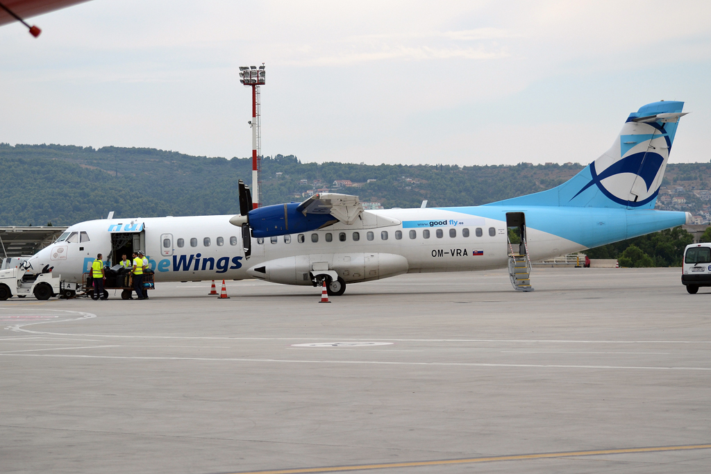 ATR-72-202 Danube Wings OM-VRA Split_Resnik (SPU/LDSP) August_20_2013