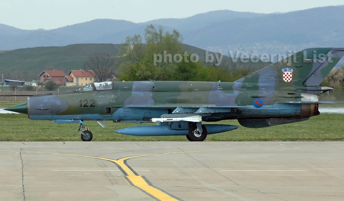 MiG-21bisD Croatia Air Force 122 Zagreb_Pleso (ZAG/LDZA) April_4_2008