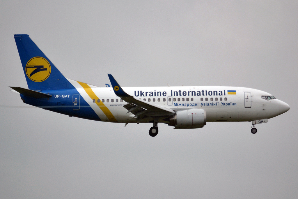 B737-528 Ukraine International Airlines UR-GAT Prague_Ruzyne (PRG/LKPR) June_01_2013