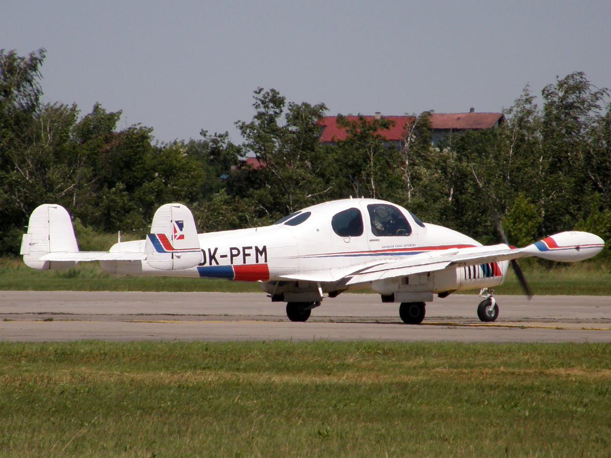 Let L-200A Morava Aeroklub Ceske Republiky OK-PFM Hradec_Kralove (LKHK) June_13_2009