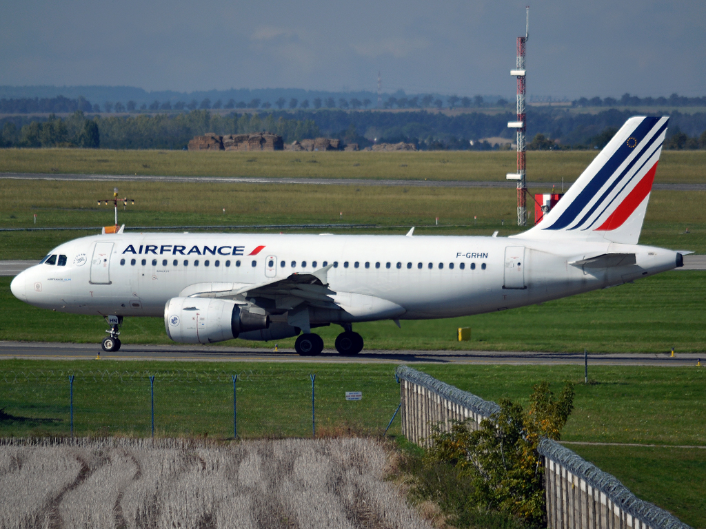 A319-111 Air France F-GRHN Prague_Ruzyne (PRG/LKPR) September_30_2012