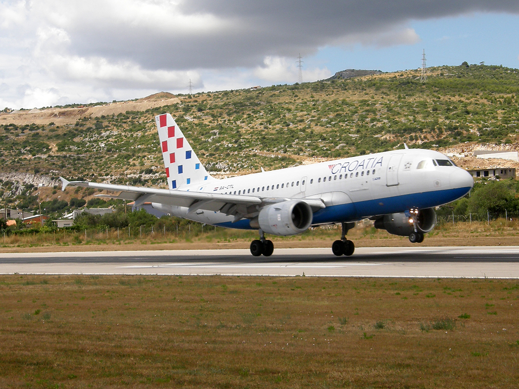 A319-112 Croatia Airlines 9A-CTL Split_Resnik (SPU/LDSP) August_7_2010