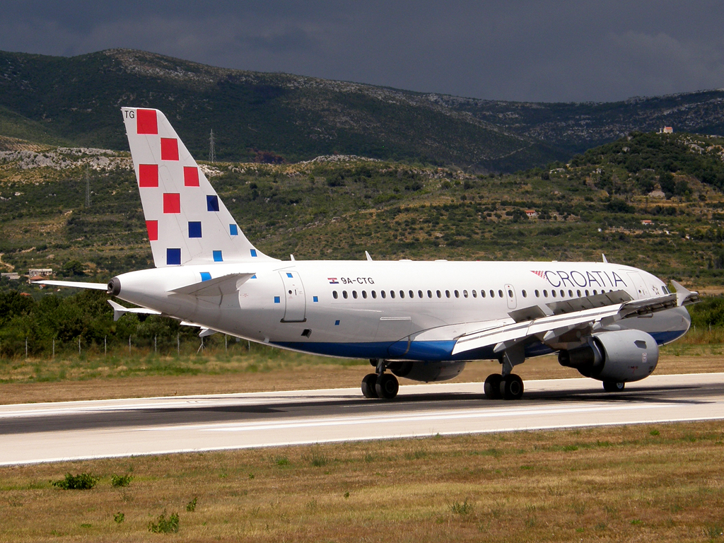 A319-112 Croatia Airlines 9A-CTG Split_Resnik (SPU/LDSP) August_7_2010